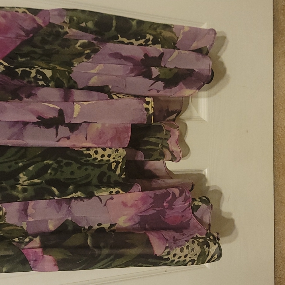 Women's floral dress by Julian Taylor Size 16 - Picture 6 of 6